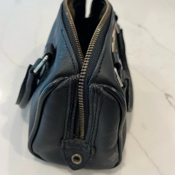 MCM leather mini bag vintage. - Picture 3 of 6